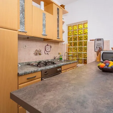 Alen Apartment *